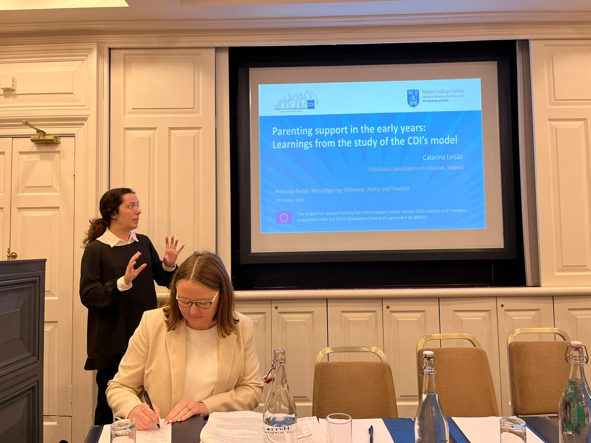 twcdi's tweet photo. It's a jam-packed agenda with illuminating presentations from our panelists. Here is 
Dr Catarina Leitao, MSCA Research Fellow, looking at Parenting Support in Early Years

#CDIPressingPause #EndChildPoverty https://t.co/tsIliajzsB