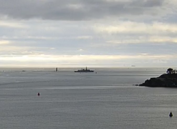 WarshipCam's tweet photo. HMS Kent (F78) Duke-class frigate leaving Plymouth, England - October 25, 2023 #hmskent #f78
SRC: webcam https://t.co/KLZOz6cJPf