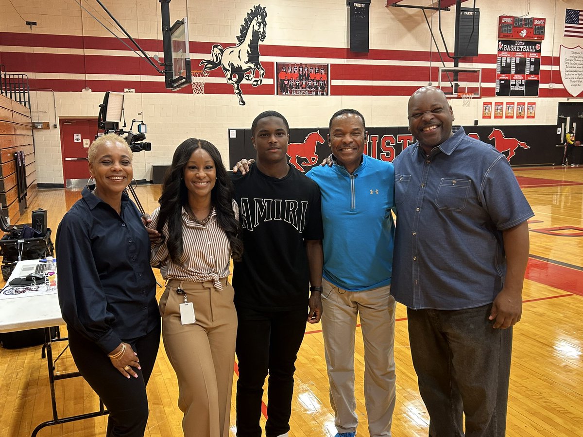 SpringISD's tweet image. LIVE from @whsmustangs—tune into @FOX26Houston at 9:20 am to catch @NateGriffFOX26’s “Making The Grade” segment featuring @breylonwyatt_6 and @gowestfieldfb @Meeks38 #WeAreSpring #Unstoppable