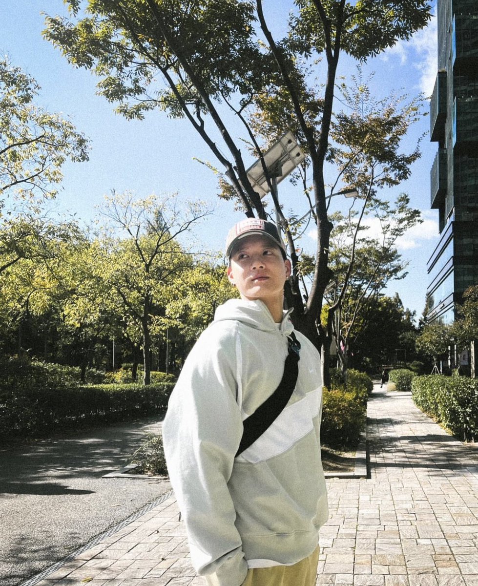 BTOBmelodyMY's tweet photo. [251023] #BTOB #PENIEL Instagram Story Update

Me not wearing my black clothes is super rare.. but I did it! Sad I can't dress in hoodie/shorts much longer :(

#프니엘 @PenielShin
#비투비 @OFFICIALBTOB #BTOBMYFanbase https://t.co/Tju03nXZPU