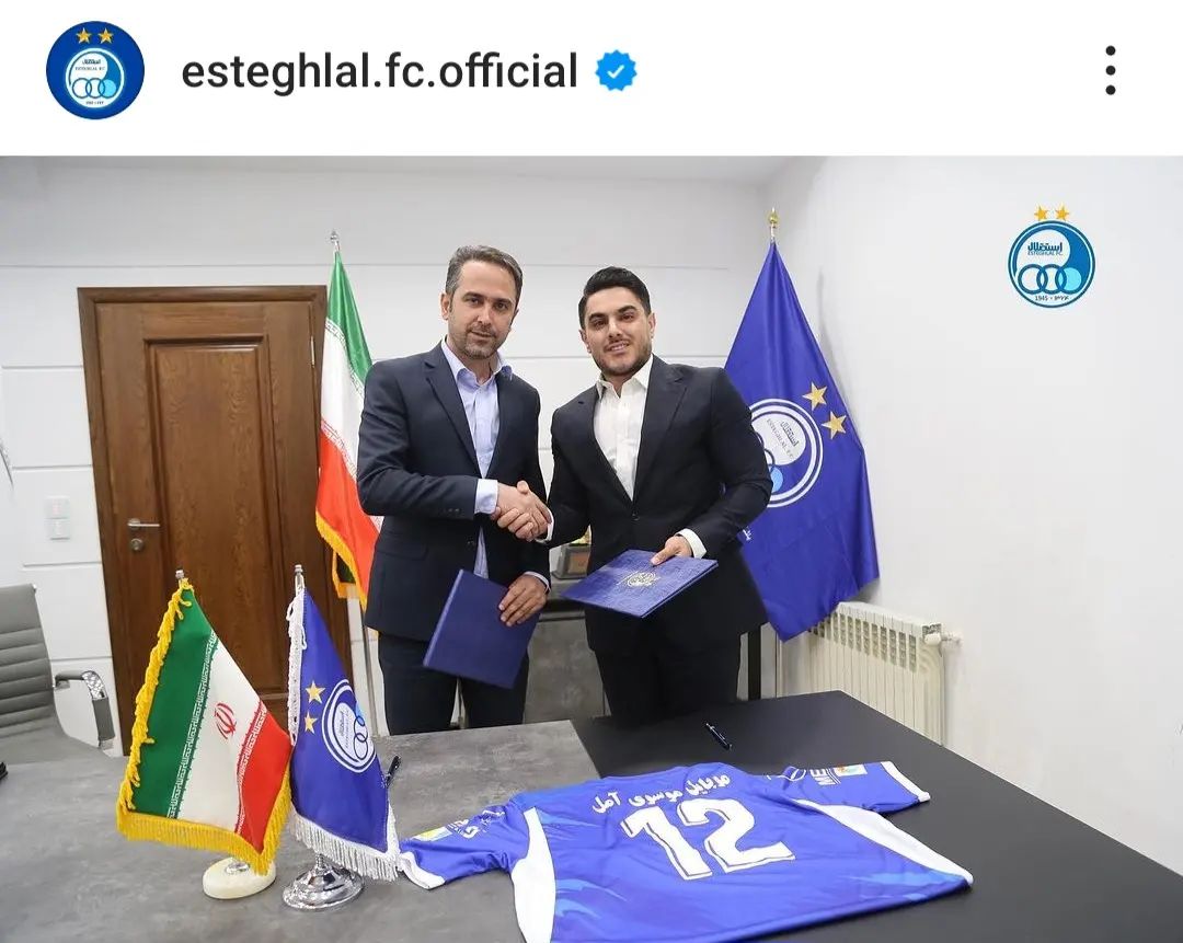 sepahansport_sc's tweet photo. مدعی دکترای افتخاری مارکتینگ از فیفا!!! مگه داریم اصلا
با فروشگاه موبایلی ناشناس در شهری کوچک بلحاظ وسعت و جمعیت قرارداد اسپانسری بسته!
جالب است تیمی از لیگ ۳ هم چنین نمیکند که این فرد با استقلال یک تیم بزرگ انجام داد
نظر فریدونی مدیرعامل پیشین ذوب آهن👇 https://t.co/LTYTrbWGux
