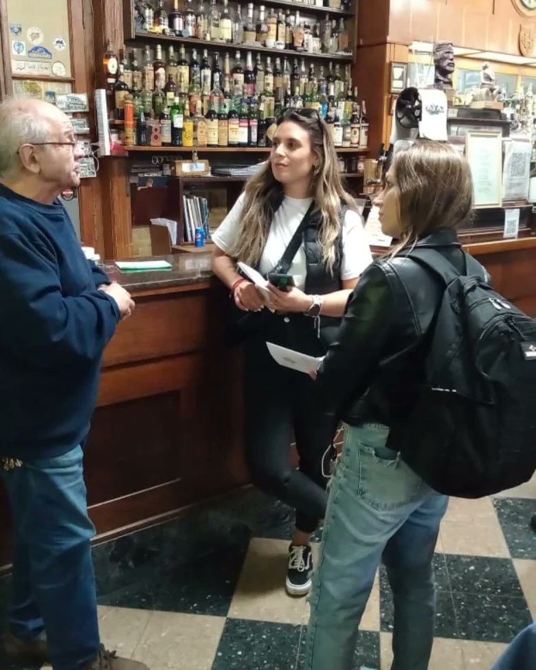 Los 1ros días visitaron:
🔸️La réplica del Patagotitan Mayorum.
🔸La fábrica de tortas galesas, alfajores y chocolates #Memorable.
🔸Casco histórico: reserva natural laguna C. Chiquichano, Asoc. San David, capilla Tabernacl, Touring Club y Museo Regional Pueblo de Luis.
(+)