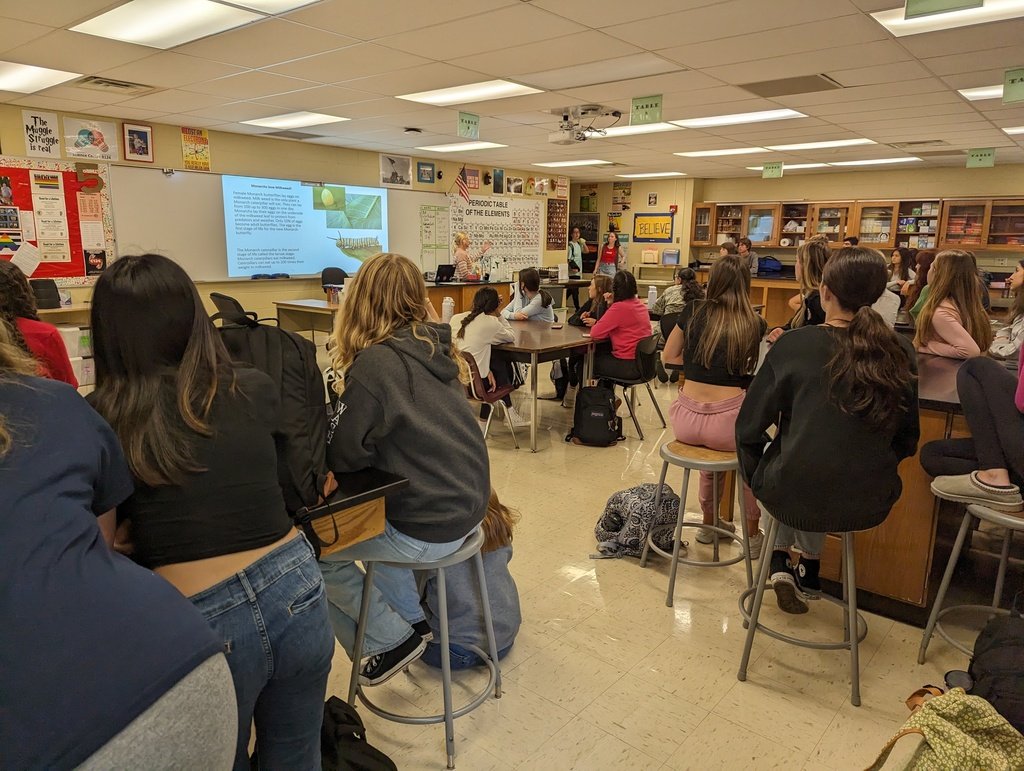LWCentralKnight's tweet photo. Lincoln-Way Central High School's Environmental Action Club had an enlightening session with Erin Noon from Will County Green! She shared her expertise on monarch butterflies and the wonders of vermicomposting. #EnvironmentalEducation #MonarchButterflies #VermicompostingMagic https://t.co/c0KvZQAQrr