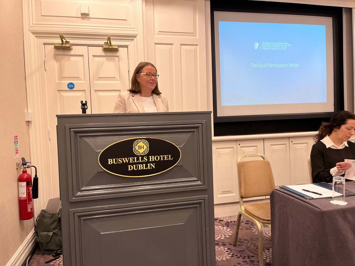 twcdi's tweet photo. Welcoming our colleagues today at #CDIPressingPause 
@MarianQ_CDI CEO of CDI and @CatrionaRodgers from the CDI Board of Management.
https://t.co/M6kBVg6fYU

#EndChildPoverty https://t.co/VPe9odtkxv