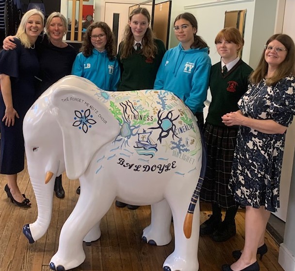 "We have a little place, we have a little refuge, its fun &amp; its safe, when you step inside your worries leave you." (Lyrics by <a href="/FMNchoir/">Forget-Me-Nots Choir</a> ). We had the great pleasure of unveiling an extraordinary piece of art; Aubrey is Baldoyles own <a href="/ElephantIn2022/">elephantintheroommovement</a> 
<a href="/MayorofFingal/">Mayor of Fingal</a> 
#mentalhealth