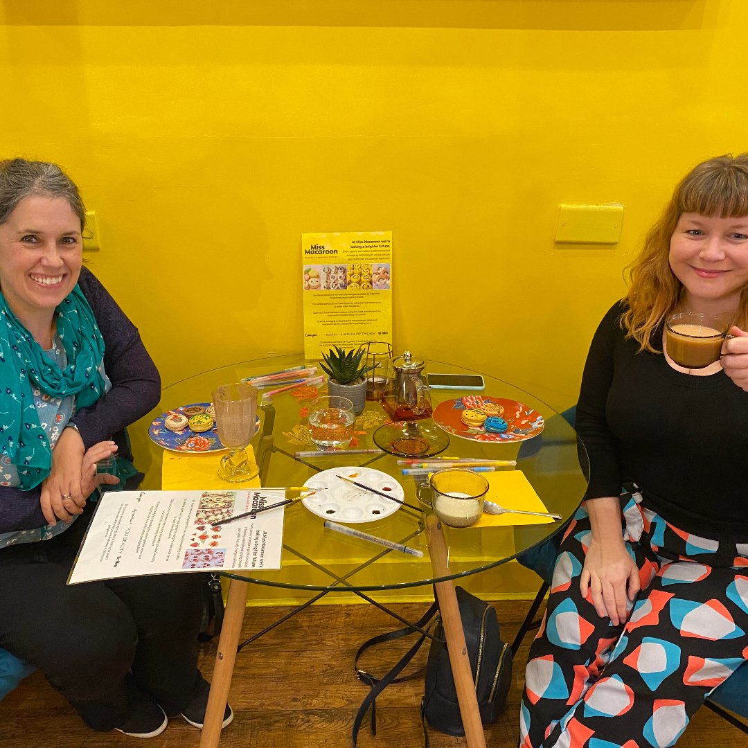 iammissmacaroon's tweet image. Unlock your inner artist and indulge in the art of macaroon painting! Our customers are adding a unique twist to their sweet treats at Miss Macaroon. Join us for a delightful experience that&apos;s as colorful as it is delicious. #MissMacaroon #macaroonpainting #Communityhelp #Macsmad