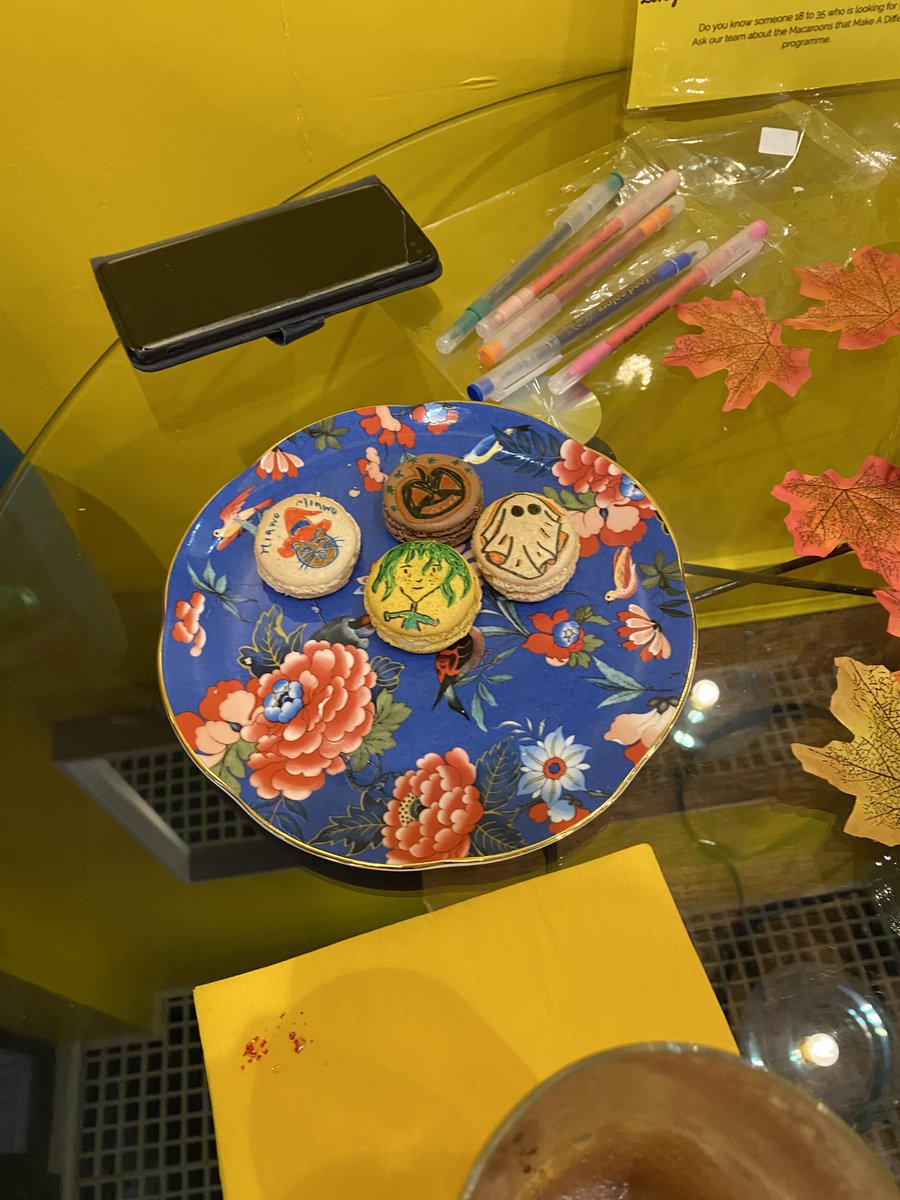 iammissmacaroon's tweet image. Unlock your inner artist and indulge in the art of macaroon painting! Our customers are adding a unique twist to their sweet treats at Miss Macaroon. Join us for a delightful experience that&apos;s as colorful as it is delicious. #MissMacaroon #macaroonpainting #Communityhelp #Macsmad