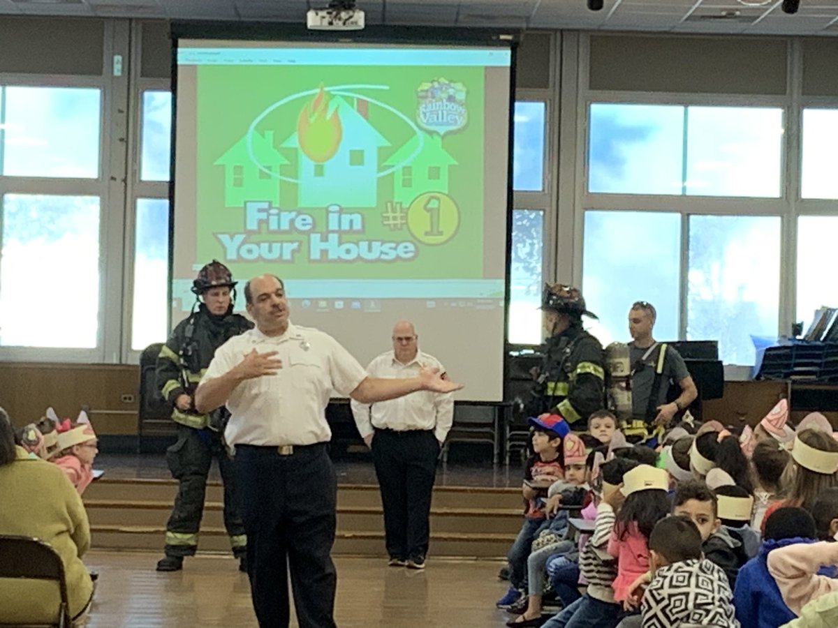 BarnumWoods's tweet photo. Firefighter Sisca and his team of firefighters from the EMFD are visiting Barnum Woods today! Students are enjoying learning about fire safety and are having so much fun seeing the fire truck vehicles outside! @emeadowschools #EMFD #Truesuperheroes https://t.co/ls0sr5hFzw
