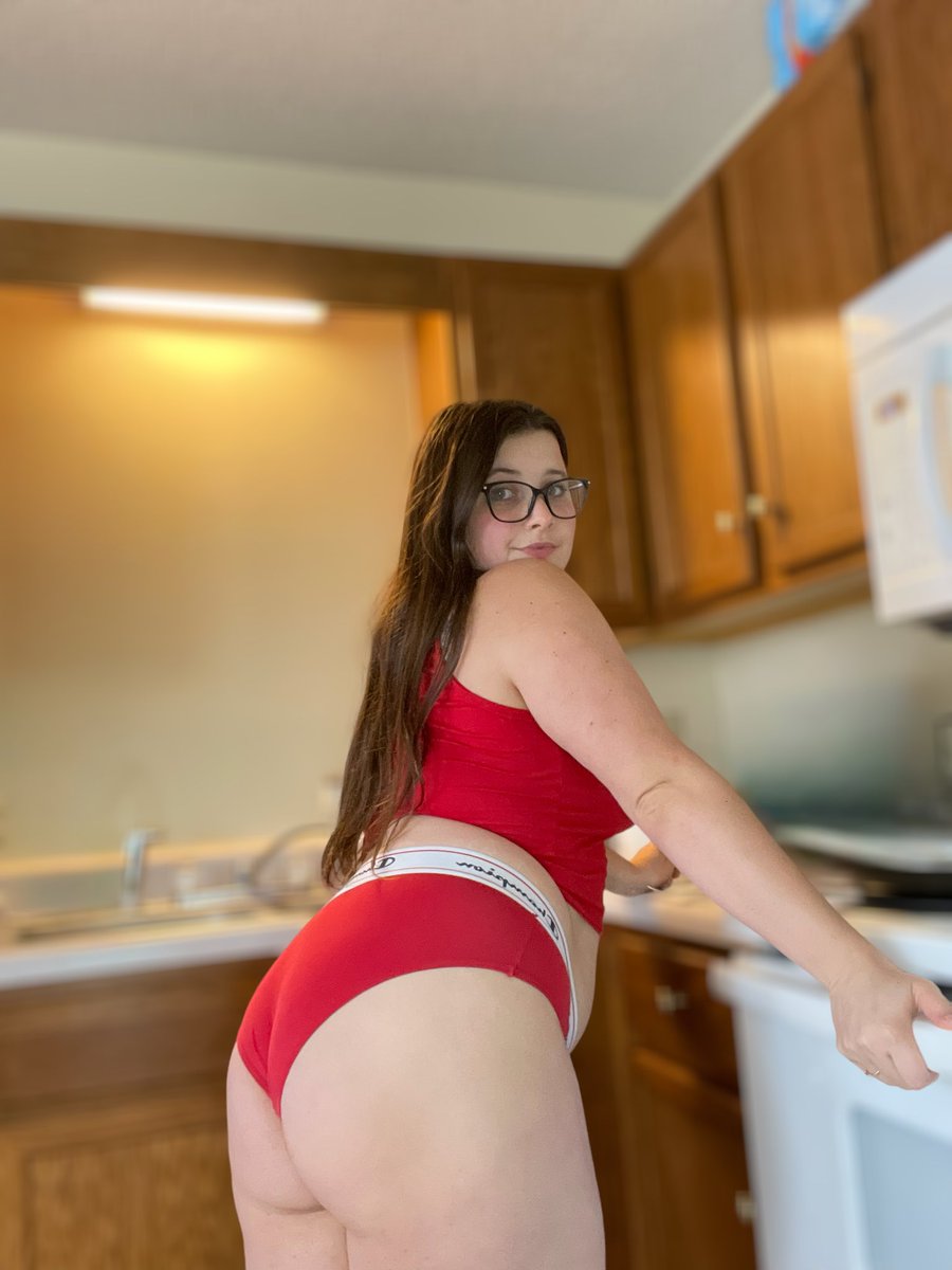 pinkwhitney20's tweet photo. 2 more days left to grab my OF sale😈
https://t.co/fvwpOsTz9Z
#bbw #bigbelly #chubbymom #thick #milf #onlyfans #SW #nsfw https://t.co/1xKxjsIHFh