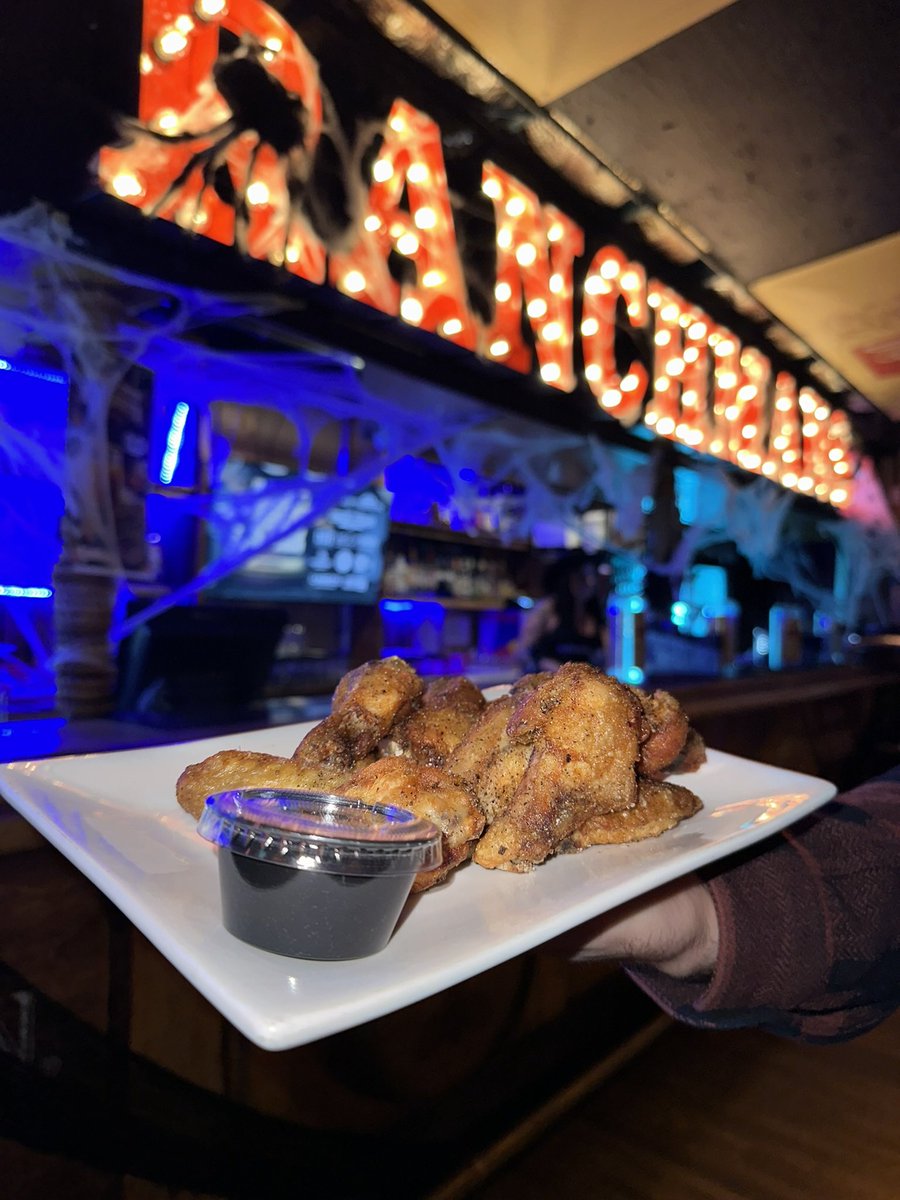 IT’S WINGSDAY⭐️🍗🎶

.50cent wings all night long + FREE two-step dance lessons at 6:30pm 

#yyc #calgary #alberta #wingnight #wingwednesday #yycfoodie #yycfood #yyceats #calgaryfoodie #calgaryeats