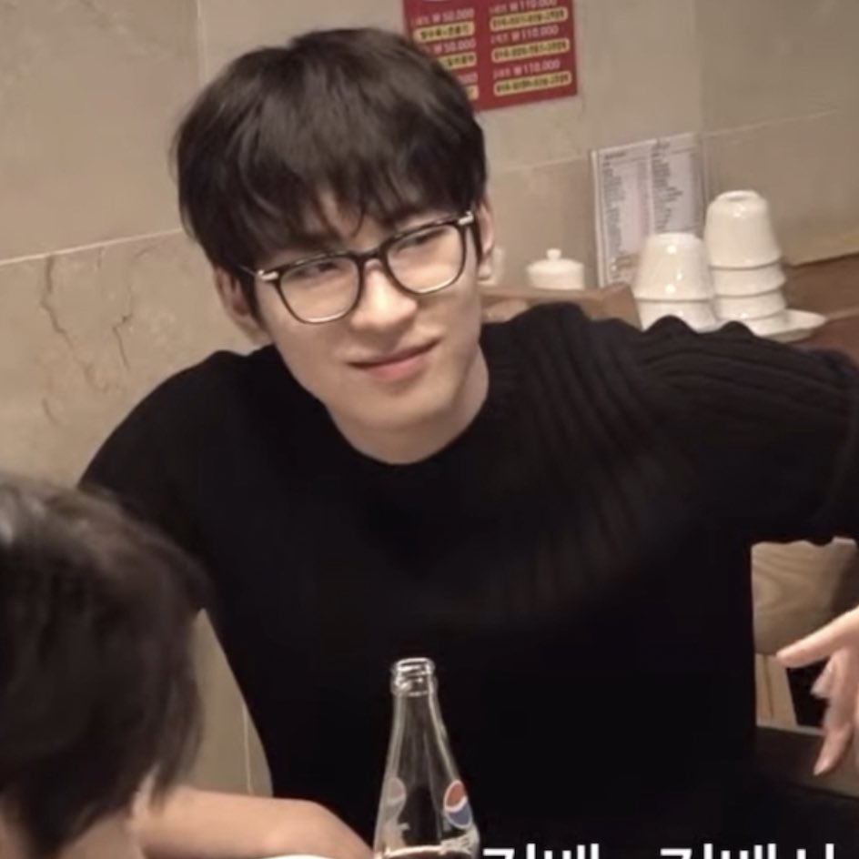 heybabydeul's tweet photo. wonwoo                                            wonu https://t.co/Ll5VVqjIa3