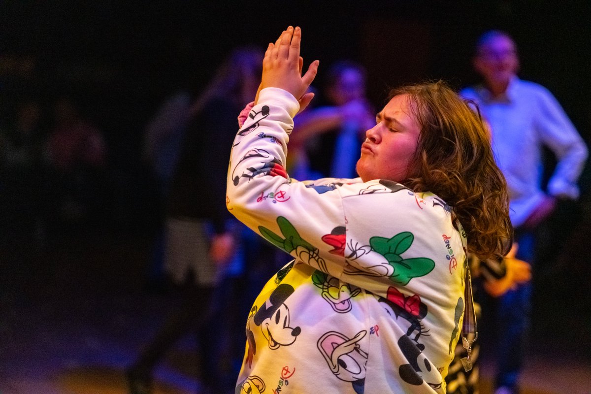 HubbubTheatre's tweet photo. Thank you to everyone who came along to our Autumn Social!
We loved seeing everyone's grooviest moves on the dancefloor and enjoying some banging tunes from our resident Hubbub DJ's! As well as performances from the company and our Get Involved team!
@TNLComFund
#HubbubSocial https://t.co/BTms4lhVwC
