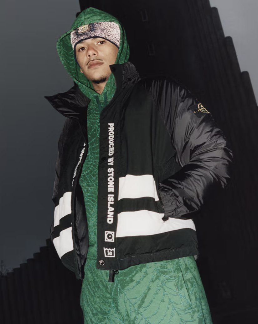 Permian_'s tweet photo. GM! @Supreme_NYC x @stoneisland are back and turning heads with their Fall 2023 ensemble. From snug puffer jackets to classic five-pocket jeans and a touch of wool with beanies, it's a blend of street flair and Italian elegance. Got our eyes on that khaki puffer with its bold co-branded back. 🍂🔥 Dive in and pick yours! What's catching your vibe?
#collab #permian