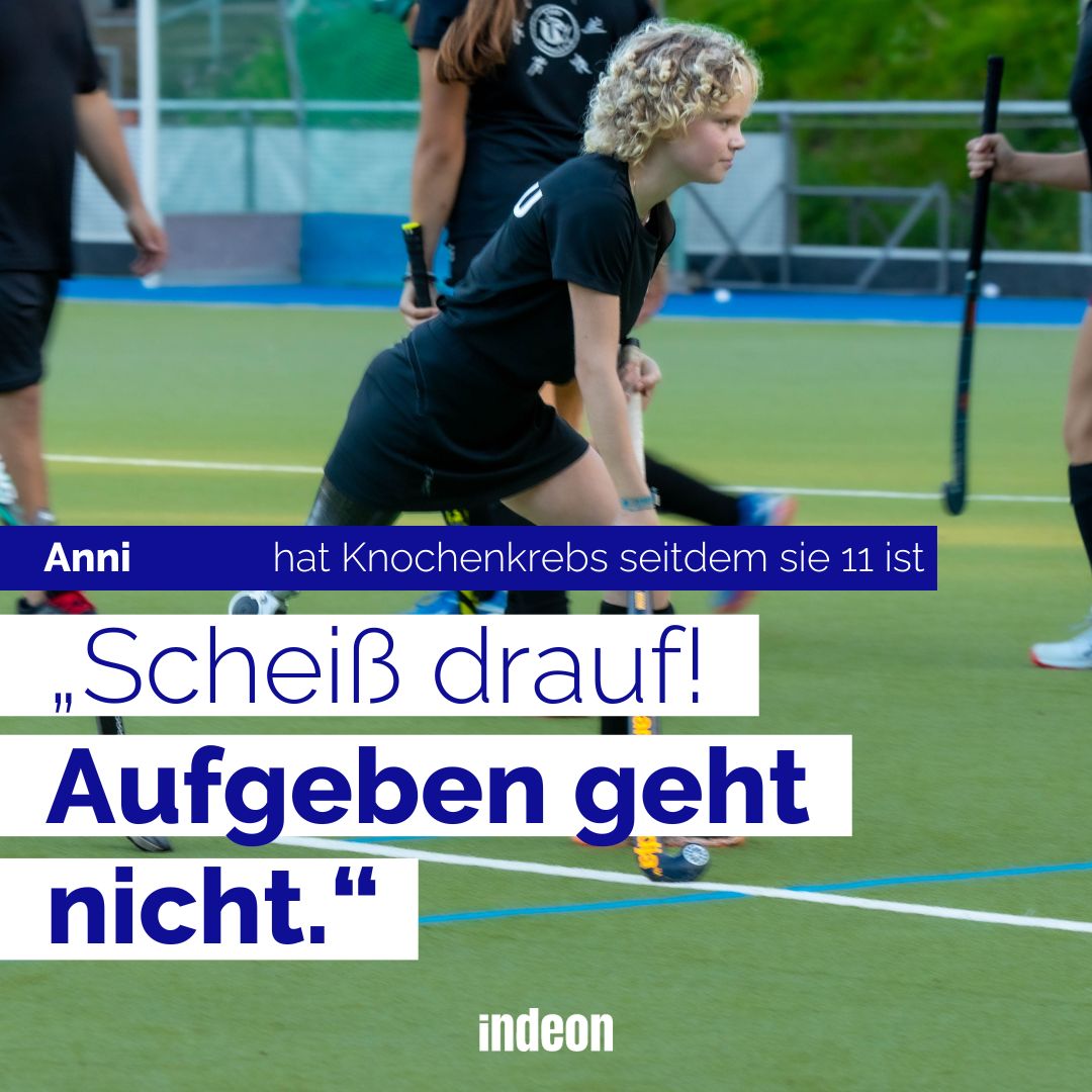Ihre Sportprothese ist kein Hindernis! 🦿 Anni hat Knochenkrebs, doch das hält sie nicht davon ab, ihr Leben zu leben und schon gar nicht vom Hockey spielen, ihrer großen Leidenschaft. Das Video mit ihr gibt´s hier: indeon.link/8QcRU