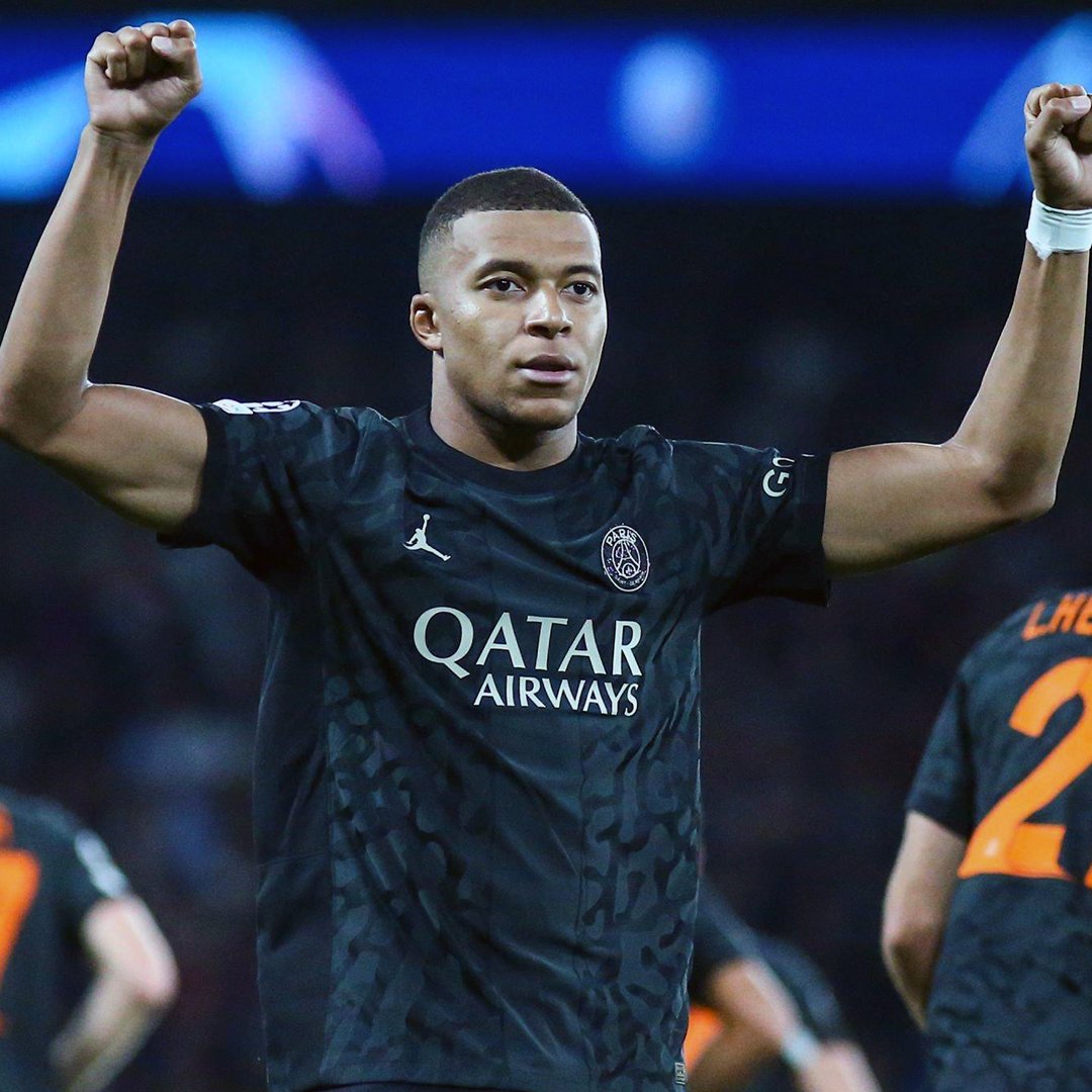 mysteryfootball's tweet image. If Kylian Mbappe or Rafael Leão score tonight, we will give away a Mystery Football shirt to one lucky follower!🔵🔴

To enter:
1⃣ Repost this post
2⃣ Follow Us 🤝

Good Luck! 🤞
