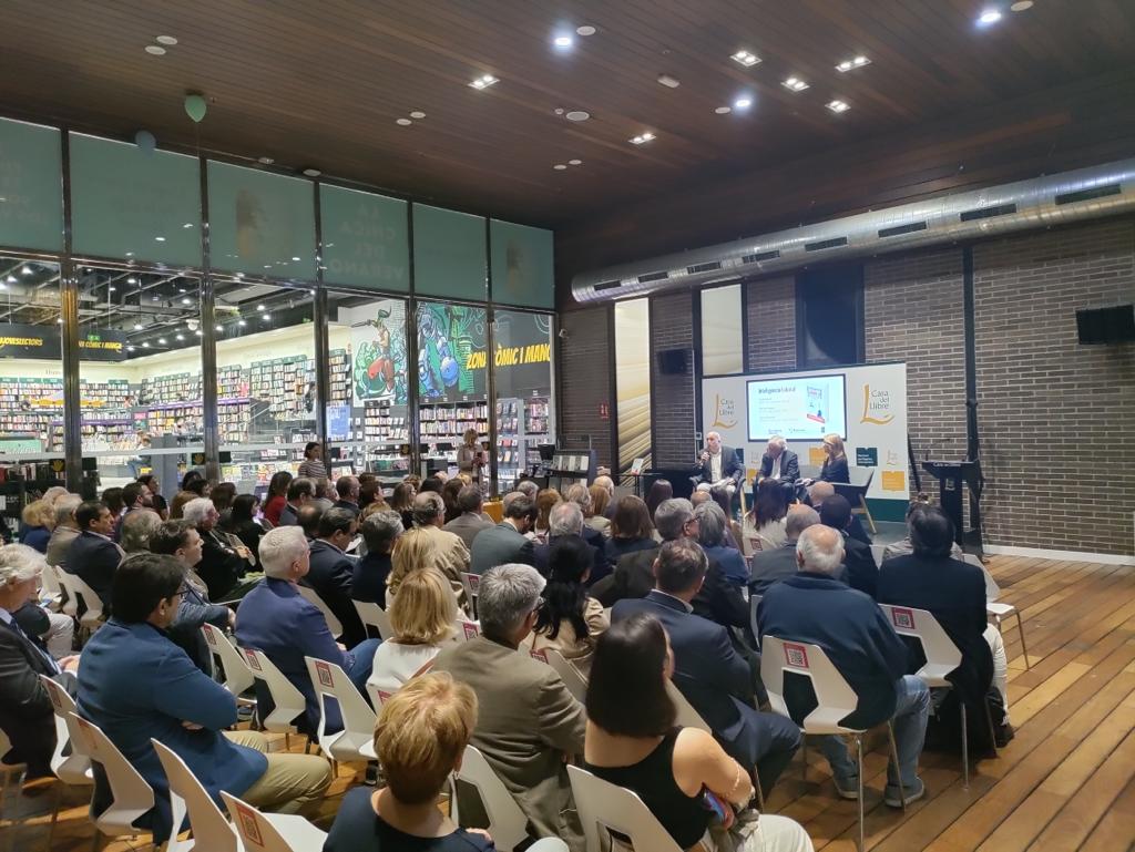 Juanjo Planes, presidente de <a href="/Konsac/">David Pérez</a>, y uno de los mayores expertos en #talento directivo y #liderazgo, presentó su libro "Inteligencia Laboral"