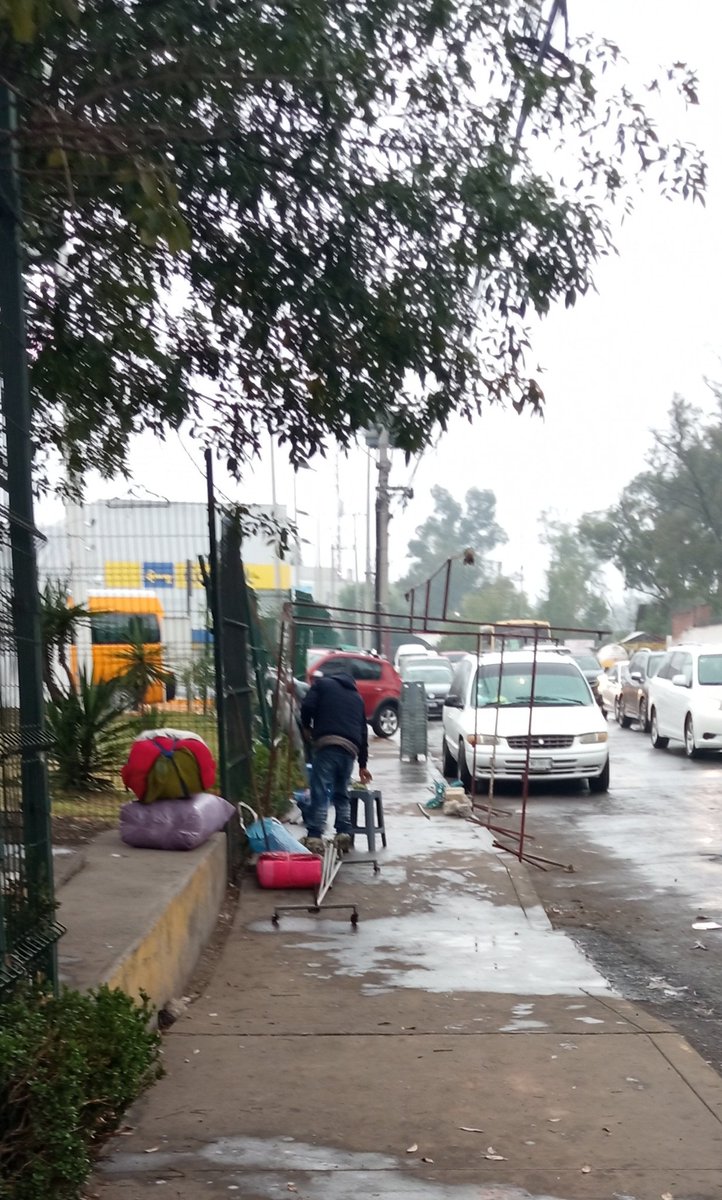 karmensany's tweet photo. @GobIzcalli Las banquetas son para los negocios, no para los peatones,tenemos que bajarnos con riesgo,sumado a eso , BLOQUEADO el paso para personas con capacidades diferentes ,HAGAN ALGO POR FAVOR 
Col.tres de mayo,av jacarandas https://t.co/ztl7n9J9Fd
