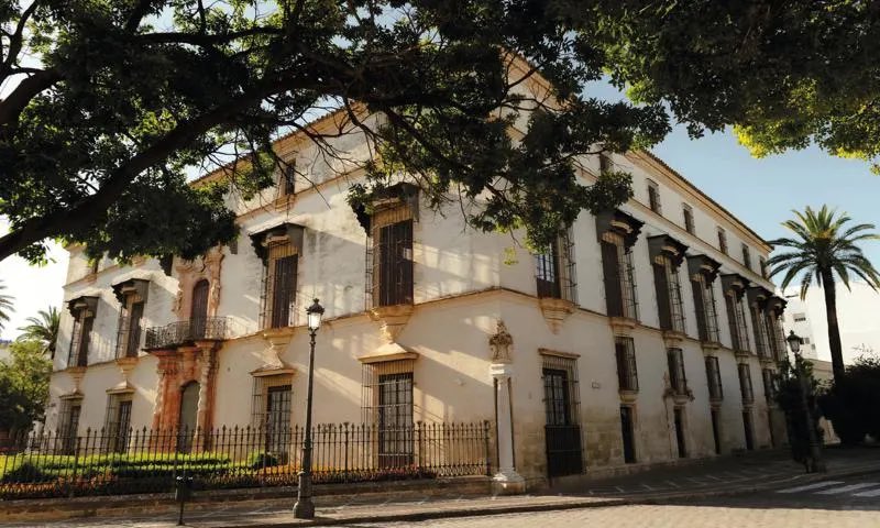 VisitJerez's tweet photo. The Domecq Palace belongs to the typology of bourgeois houses in Jerez during the second half of the 18th century. It serves as a prototype of the grand houses built by the aristocracy and the established wine-making families in the city. 

📷 Palacio Domecq https://t.co/izbteuAc0a