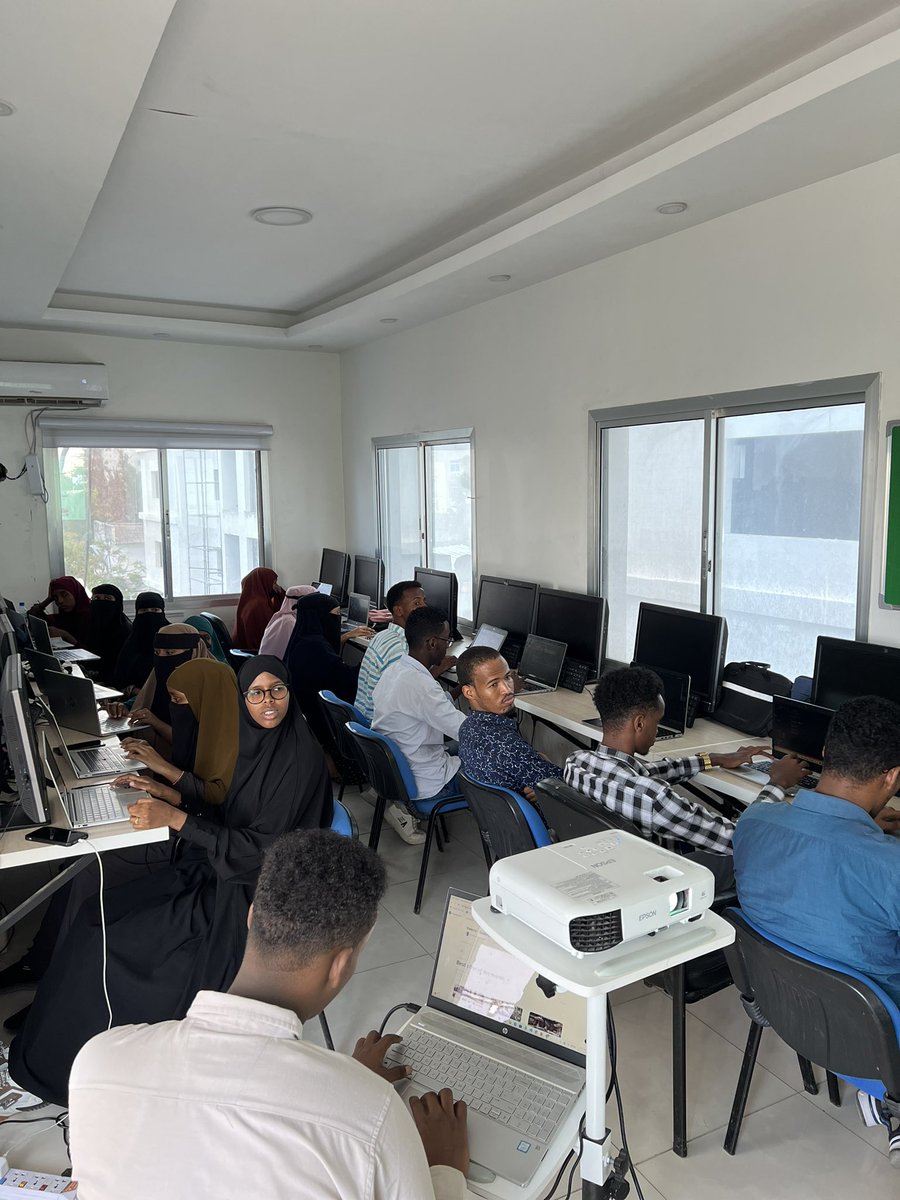 RiseAcademy21's tweet image. During the second week of the fullstack developer course, students explored various technological stacks to enhance their knowledge and skills.
#TheyCanCode
#Developers