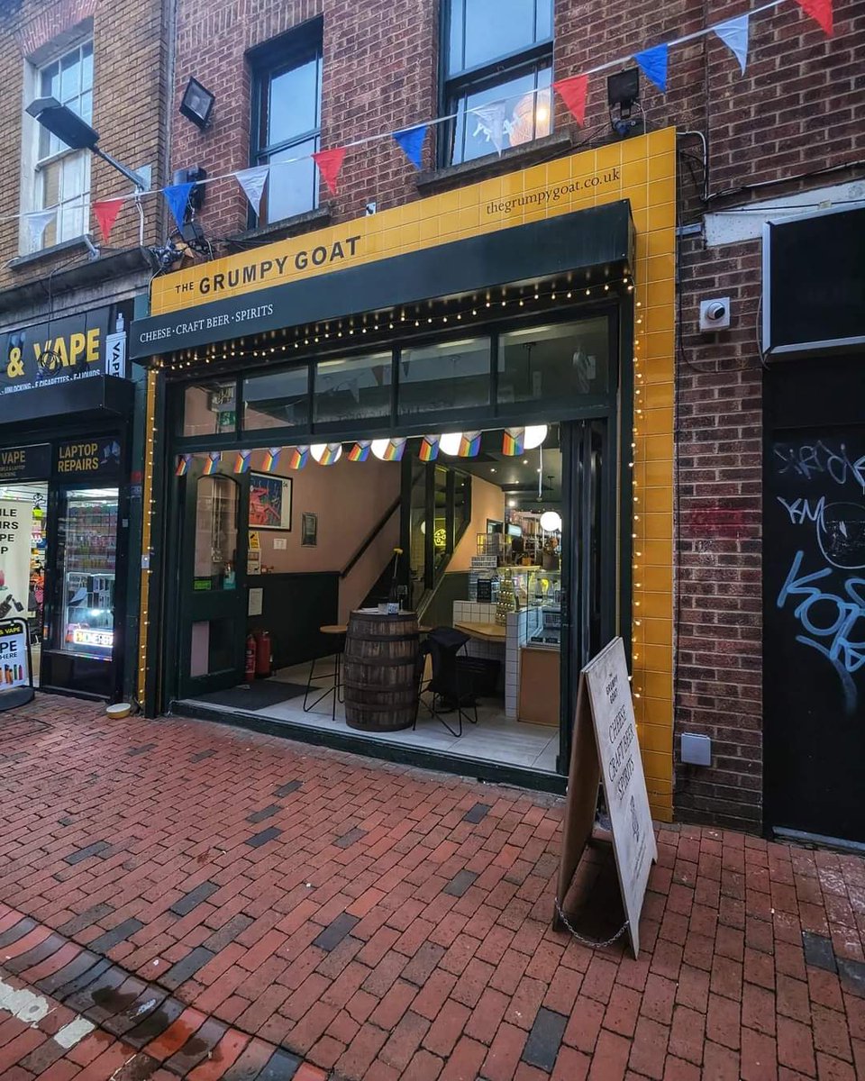 TheFoxBeerhouse's tweet photo. Very sullen mood here at the Fox after hearing the devasting news from our friends @TheGrumpyGoat_ 
The state of this town @ReadingCouncil https://t.co/w7CvxkWu3a