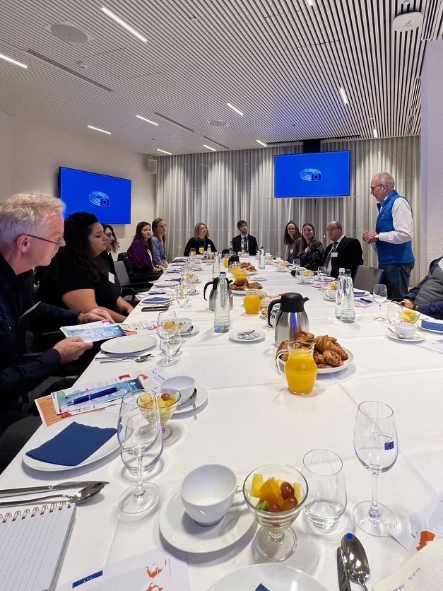 Enhancing sustainability and self-sufficiency of EU aquaculture? 🐟🌿 Today @LukeFinland had a breakfast seminar in the European Parliament. Thank you for hosting MEP @NilsTorvalds