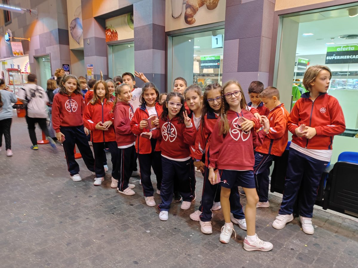 sjc_feye's tweet image. 4° de E. Primaria: ¡Una emocionante excursión a Micropolix! Descubriendo profesiones y aprendiendo mientras nos divertimos al máximo. 👮‍♀️🏗️🚒 #AprendizajeDivertido #ExcursiónEscolar #escucha #serparalosdemás #FEyE #colegiosFEyE @feye_enred @micropolix