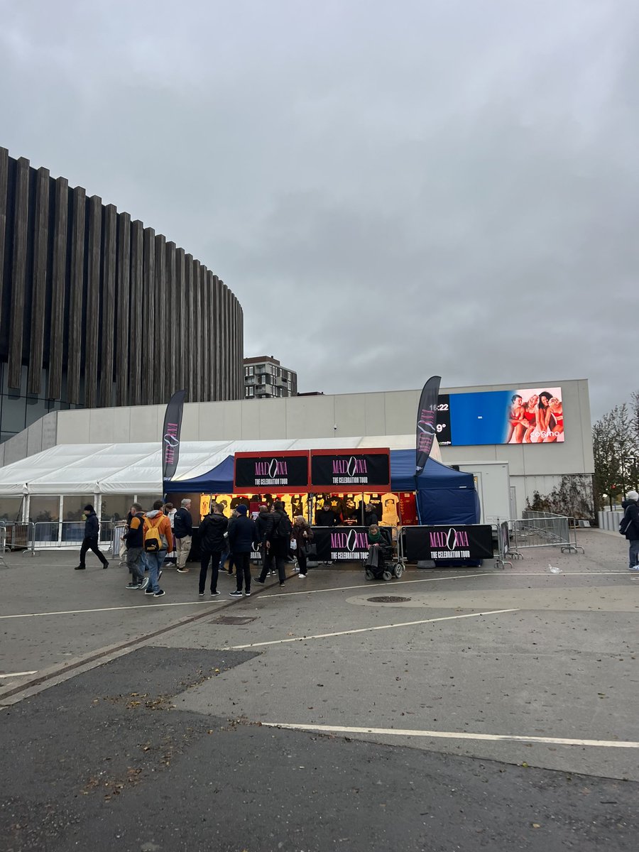 hellojonsalas's tweet photo. And the queues have started! First scenes on the ground at #CelebrationTour night one in Copenhagen. https://t.co/BpMgHpEysk