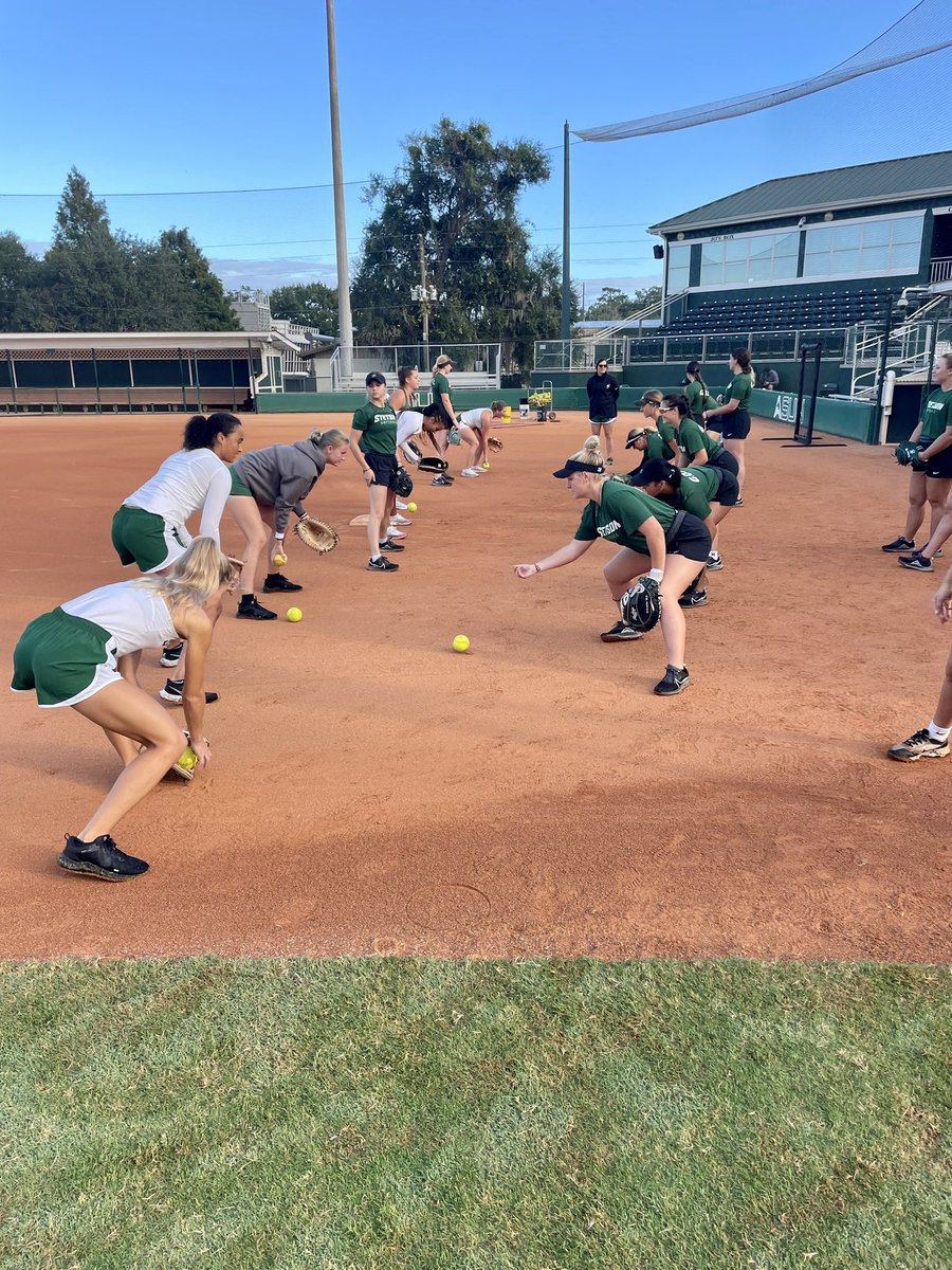 👋 <a href="/StetsonTennis/">Stetson Tennis</a> 
Thanks for coming by this morning. 🤠

#Ubuntu | #team3