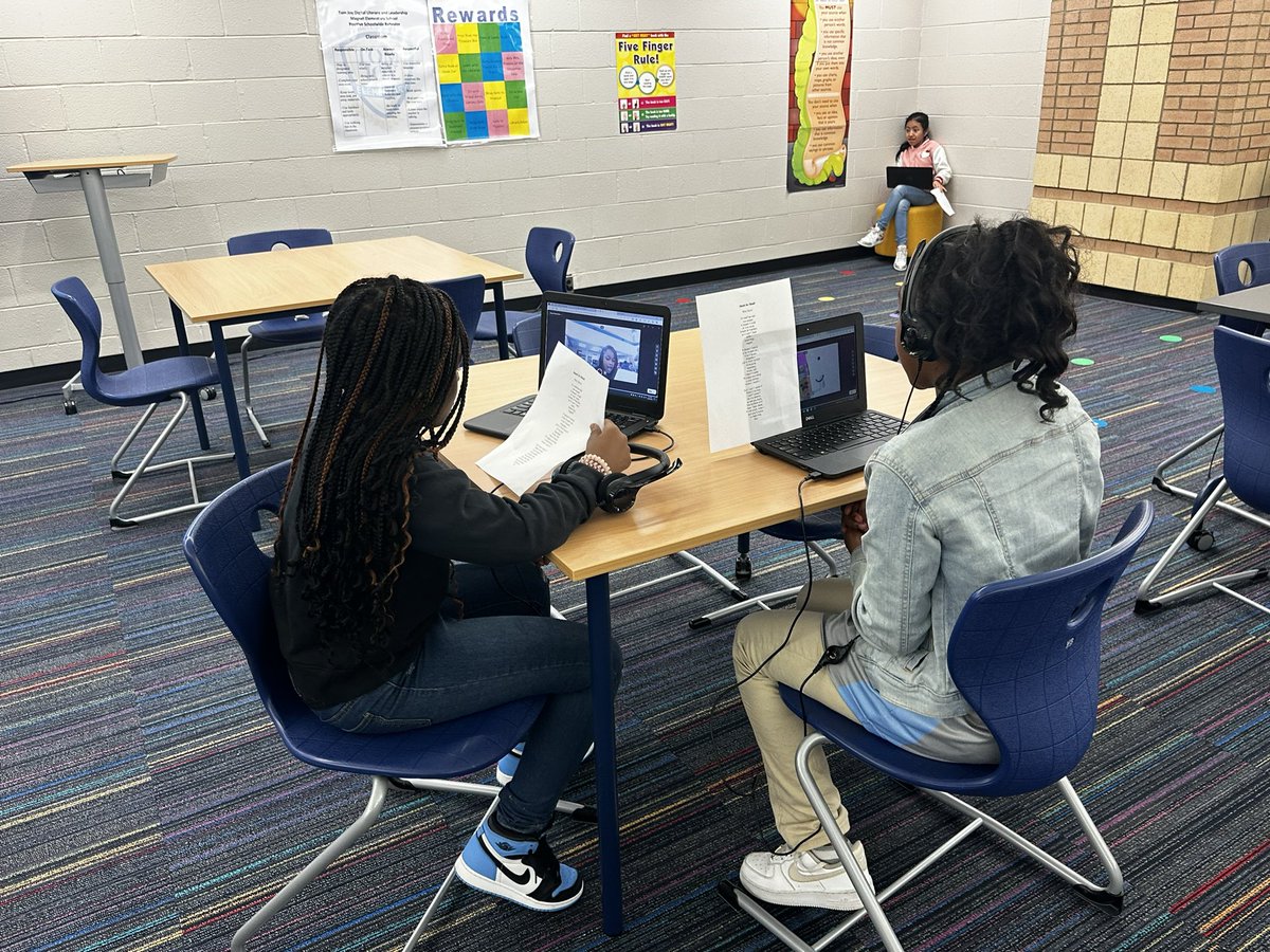Educator817's tweet image. Check out 4th grade using @MicrosoftFlip recording their @WitWisdomELA Heart to Heart poems while providing feedback to their peers. 
#TomJoyTigers🐯 #DigitalLeaders #Module1
@TomJoyElem @MNPS_Magnet @Dr_WJP @J_Uppinghouse @RenitaPerry2