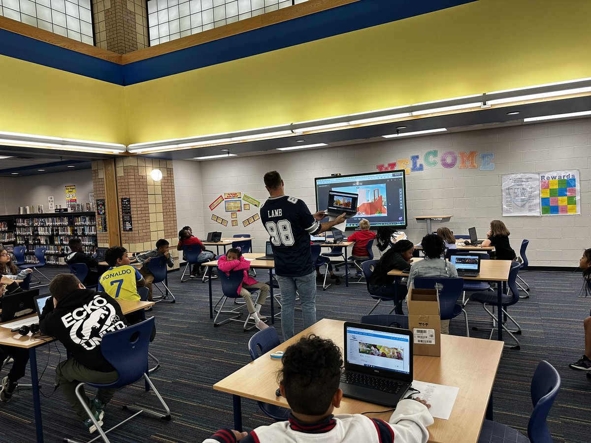 Educator817's tweet image. Check out 4th grade using @MicrosoftFlip recording their @WitWisdomELA Heart to Heart poems while providing feedback to their peers. 
#TomJoyTigers🐯 #DigitalLeaders #Module1
@TomJoyElem @MNPS_Magnet @Dr_WJP @J_Uppinghouse @RenitaPerry2