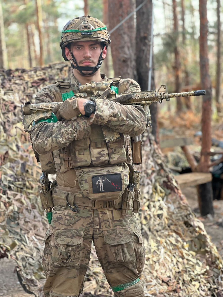 black_offset's tweet photo. друзі, це саша і він просить допомоги у зборі на нічні очі. щоб саша нормально ганяв по серебрянському лісі, допомогти треба сюди. деталі в банці
https://t.co/U1XgyH0PFk https://t.co/tAmHRrjmDP