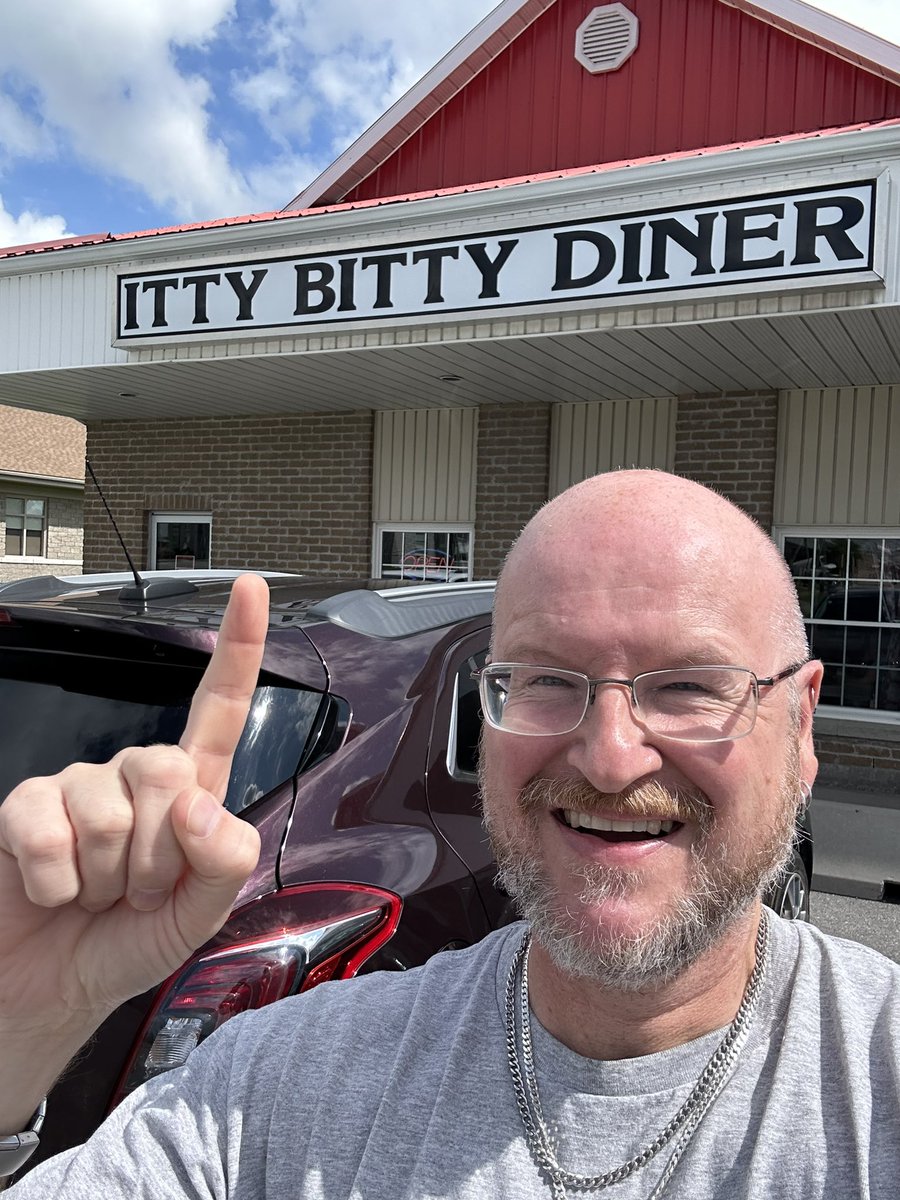 If you know, you know. 😀 I bet <a href="/thebeaches/">The Beaches</a> did some early song writing right here at the Itty Bitty Diner in Napanee 🎸🥁🎤😀

#EatLocal #Napanee — ￼feeling excited at Itty Bitty Diner.

#music #Community #radio #volunteers #ygk #ifb #ai #island #LakeOntario #ontario #awesome