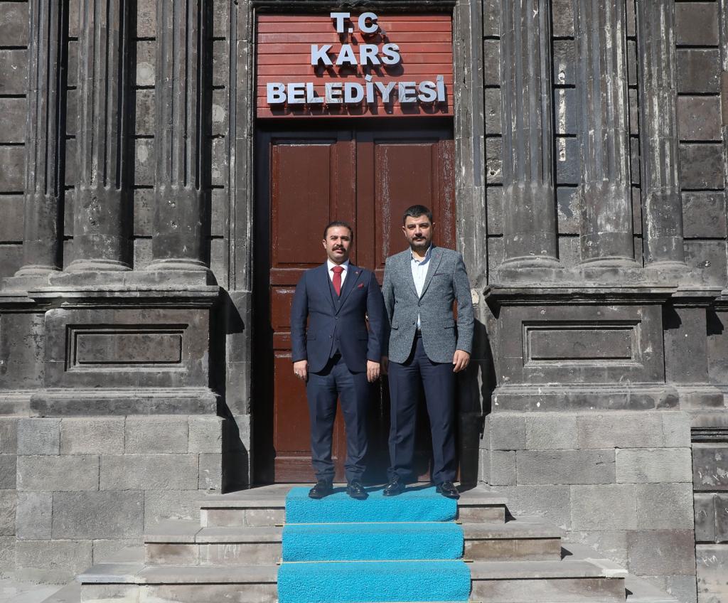 EmreBuyukbudak's tweet photo. 📍Kars...! 🇹🇷

Kıymetli hemşerimiz Kars Vali Yrd ve  Kars Belediye Başkan vekili  @RmznTaskin Beyefendiyi Makamında ziyaret ettim.

Nazik ev sahipliğine ve ilgisine teşekkür eder, başarılarının devamını dilerim... 🙏🤲 https://t.co/r6anGNLduX