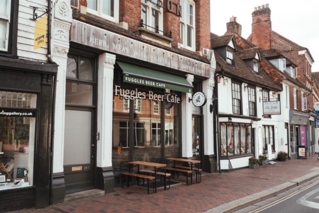 woodrecycling's tweet photo. #WednesdayHighlight At The Woodstore, we take immense pride in our craftsmanship and passion for delivering the finest commercial work. Today, we are thrilled to shine a spotlight on our collaboration with the iconic Fuggles Beer Cafe
#thewoodstore #CommercialWoodwork https://t.co/iuHJwjXzPO