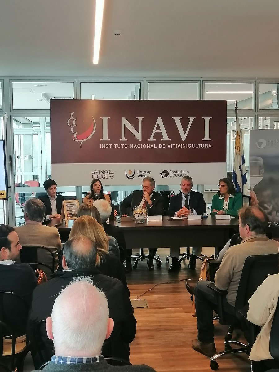 inavi_uy's tweet photo. Ahora en #inavi con presencia del ministro @MGAPUruguay Fernando Mattos presentación de estudio de impacto económico del #enoturismo a cargo de @OpcionConsul https://t.co/3RiIiJ1yha