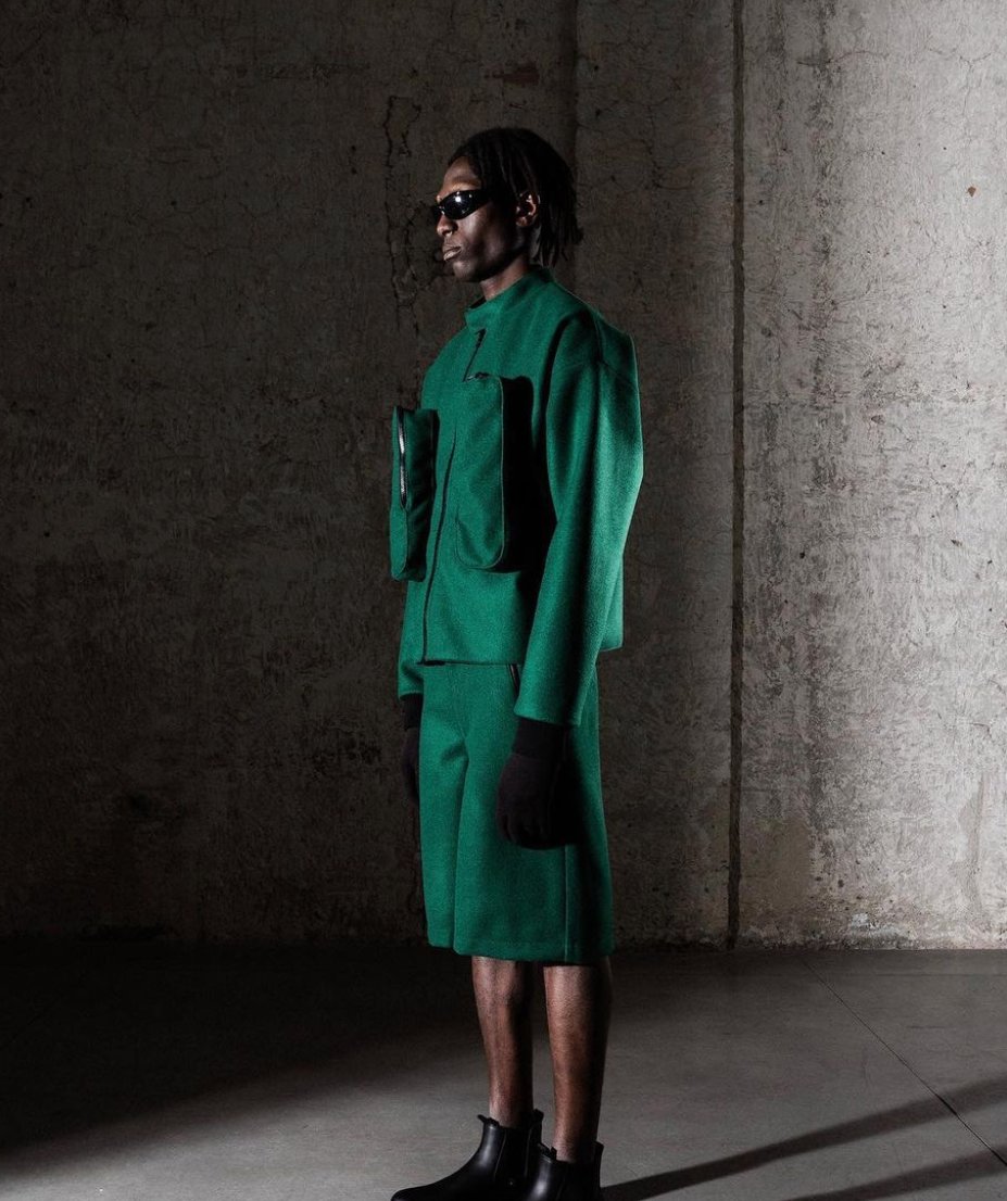 Dive into the world of Pietro Zanoletti <a href="/P__Z__Design/">Pietro Zanoletti</a> - Milan's game-changer, weaving everyday magic with silhouettes, materials, and some unique design lingo. <a href="/MandownMMXXI/">MANDOWN MMXXI°</a> MANDOWN MMXI, his 2021 brainchild, is a nod to 20th-century futurism, gearing up for every climate.