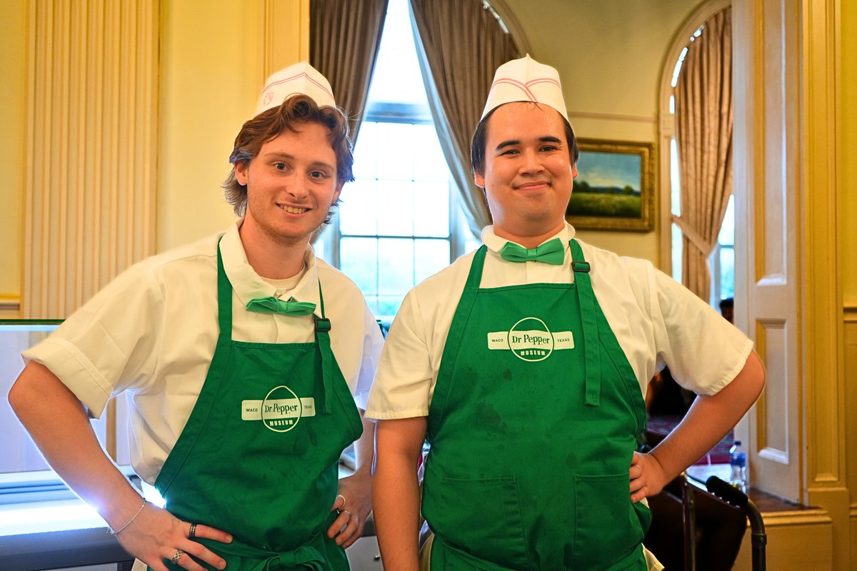 Baylor_AandS's tweet image. Nothing quite like a JAM PACKED @drpepper Hour during #BaylorHomecoming week…🥤🍦🐻