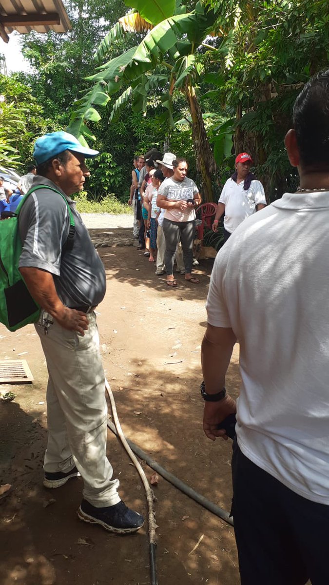 LaboralMls's tweet photo. El M.L.S. con su Coordinadora Regional Reyna Quintanilla  beneficio a sus Sindicatos Agricolas en las Comunidades Sagrada Familia, la Bocanita, Puerto Caballos de Jucuaran Usulutan  con Abono con el apoyo del Señor Ministro de  Trabajo Rolando Castro y el MAG el 17 y 24 de Oct/23 https://t.co/U3fPWBG0T7