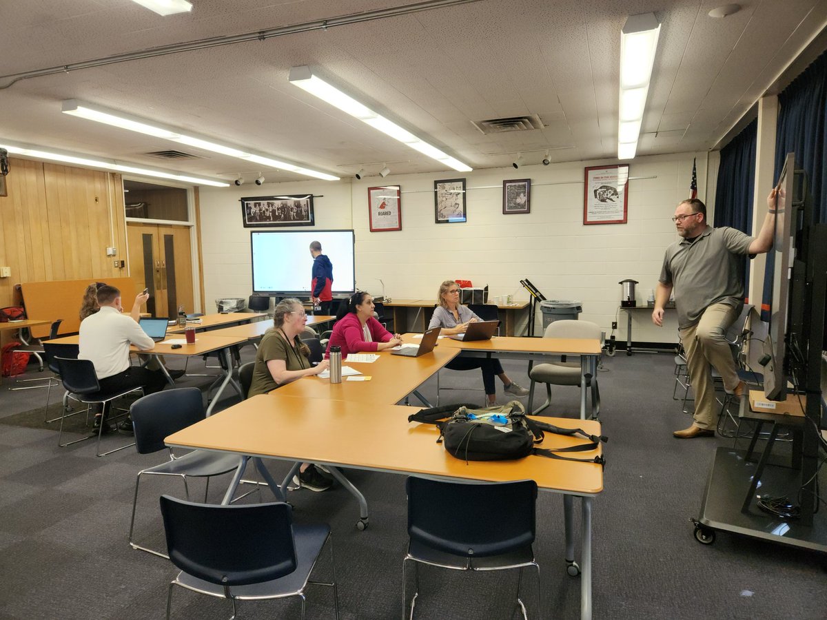 SHS WICOR Week instructional support with resources and Viewsonic training is underway. Candy and coffee are fueling the learning! #instructionalcoachesunite <a href="/ChisolmEd/">Dr. Lorenda Chisolm</a> <a href="/cphistory27/">Carmella G. Parente</a> <a href="/MrDennisGreen/">Dennis Green</a> <a href="/SCSchools/">Schenectady Schools</a> <a href="/AVIDEasternDiv/">AVID EasternDivision</a> <a href="/heggen305/">Heggen</a>