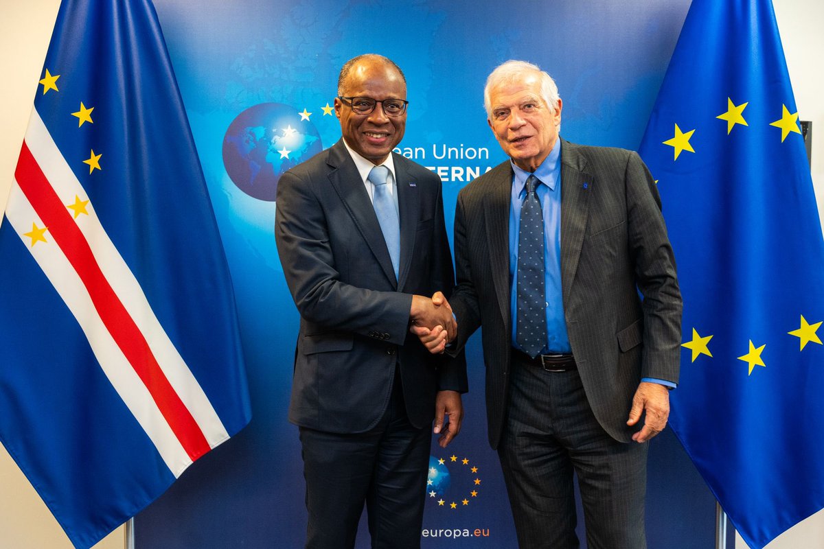 JosepBorrellF's tweet photo. #CaboVerde and the EU are linked by a special partnership since 15 years. With Prime Minister @UlissesCorreiaa we discussed how to strengthen even further this partnership, notably on maritime security. #AUEU https://t.co/CtWQgU90x4