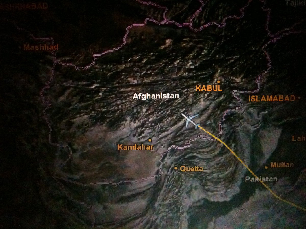 LoveStarAllians's tweet image. シンガポール航空　A380
インド上空を通過した後に、アフガニスタンとか旧ソ連だった国の紛争地帯を飛行するので、毎回ドキドキしてました✈️

#シンガポール航空　#flightpath #flightmap
#パリ　#シャルルドゴール
#アフガニスタン　＃紛争地帯 #a380 #paris