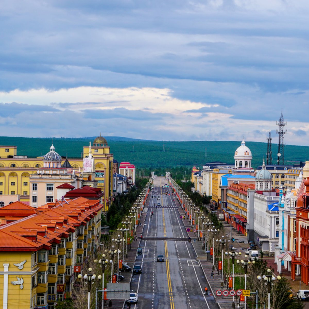 visitheilongji1's tweet photo. Arriving at the northernmost part of China, a tapestry of various ethnic cultures unfolds here, with vibrant colors and adornments embellishing the local houses. The colorful Mohe eagerly awaits the footsteps of travelers.
#citycheck #longjiangcity #longjiangarchitecture #longjiangtravel #coolheilongjiang #welcometoheilongjiang