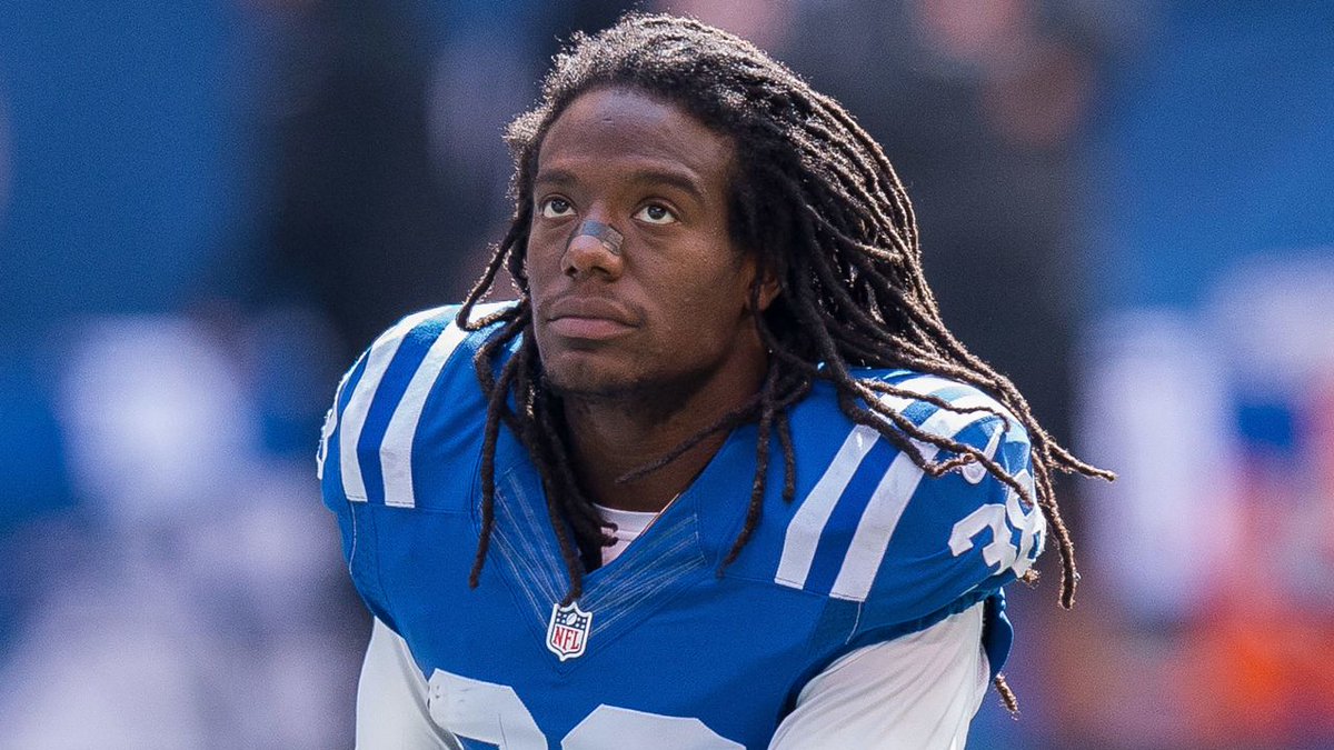DailyLoud's tweet image. Former NFL player Sergio Brown charged with his mother’s murder