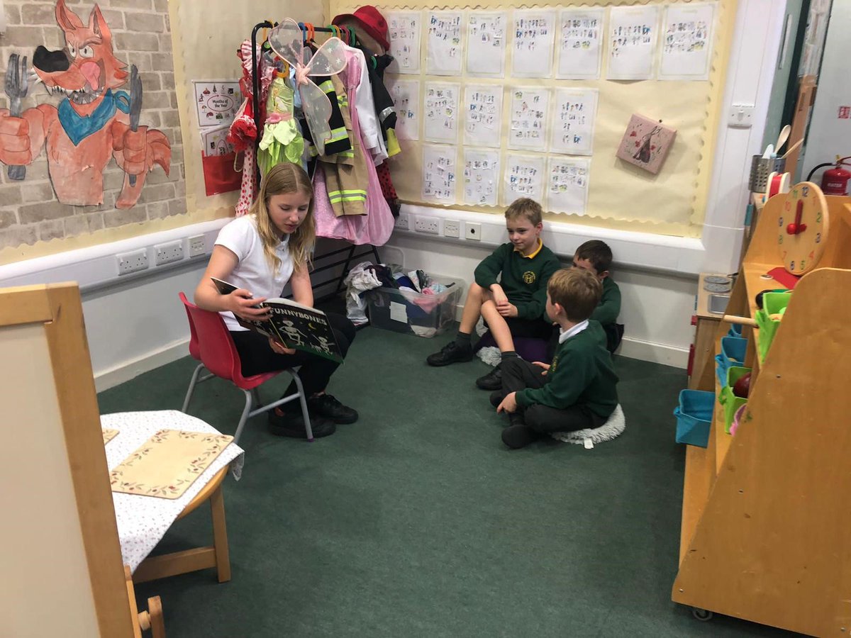 HalyrudePs's tweet photo. A great start to Reading Club for P2s to P5s with P7 helpers - next week our club starts for P 5 - 7s in the library.  Today's story was Gretel The Wonder Mammoth. https://t.co/D0aNOjmf1K