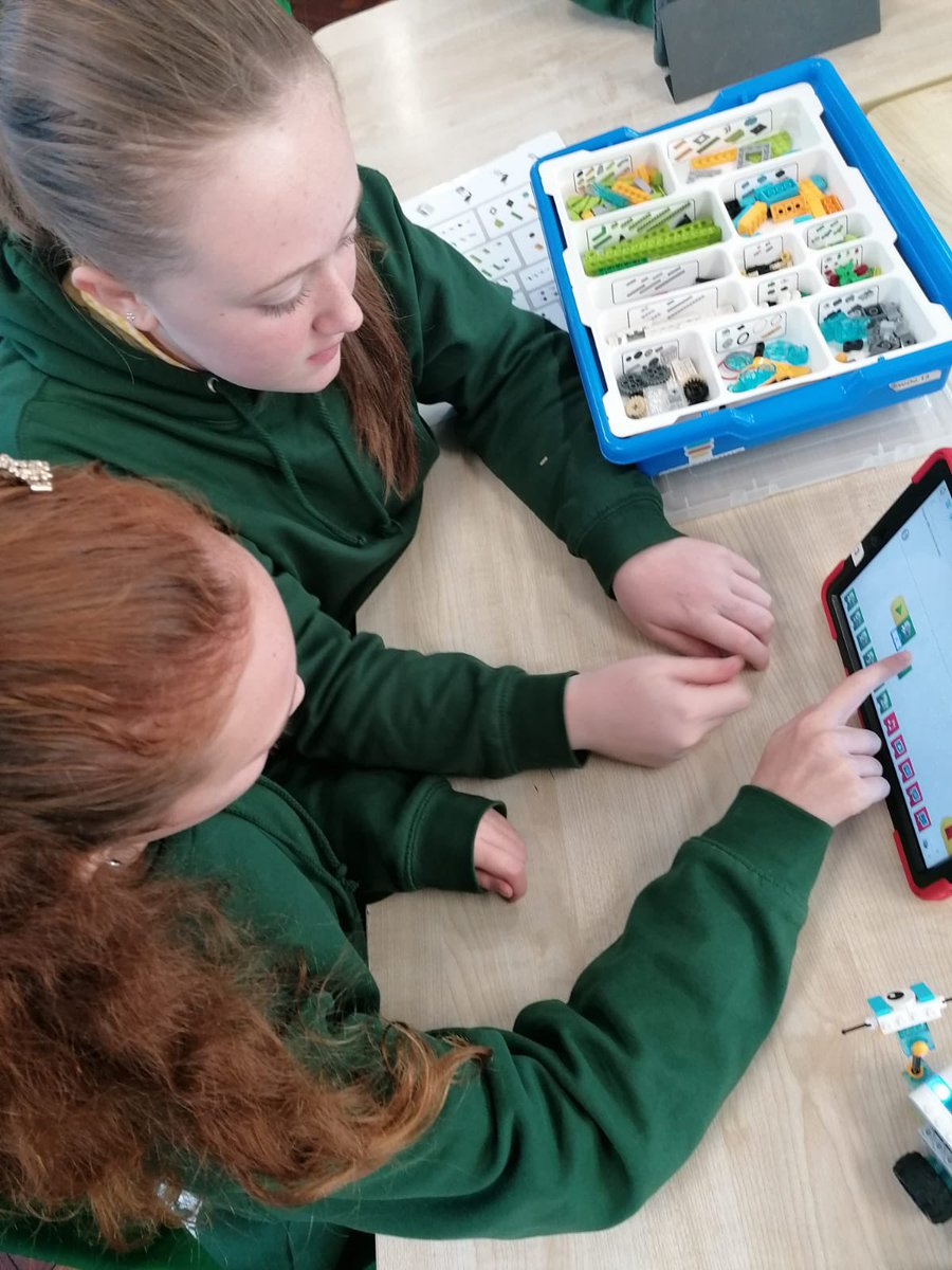 StRaphaelas's tweet image. Great work in our senior classes with LearnIt Robotics this week as part of our Maths & Coding fortnight 🤖 @Learnit_Ireland @CodeWeekEU @CodeWeekIRL @mathsweek #CodeWeek #mathsweek