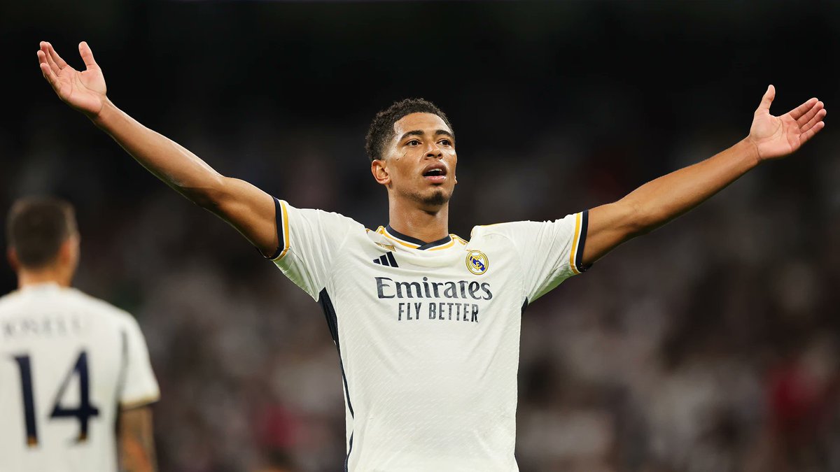 Futbolisticos's tweet photo. 🇬🇧🤝🇪🇸 | Jude Bellingham en el Real Madrid ⚪️ hasta la fecha (25 de octubre de 2023):

🥅 12 partidos completados
⚽11 goles anotados
🎯 3 asistencias

¿Cuántos goles terminará anotando Bellingham esta temporada? 

#RealMadrid #Bellingham https://t.co/dojgsO5sJH