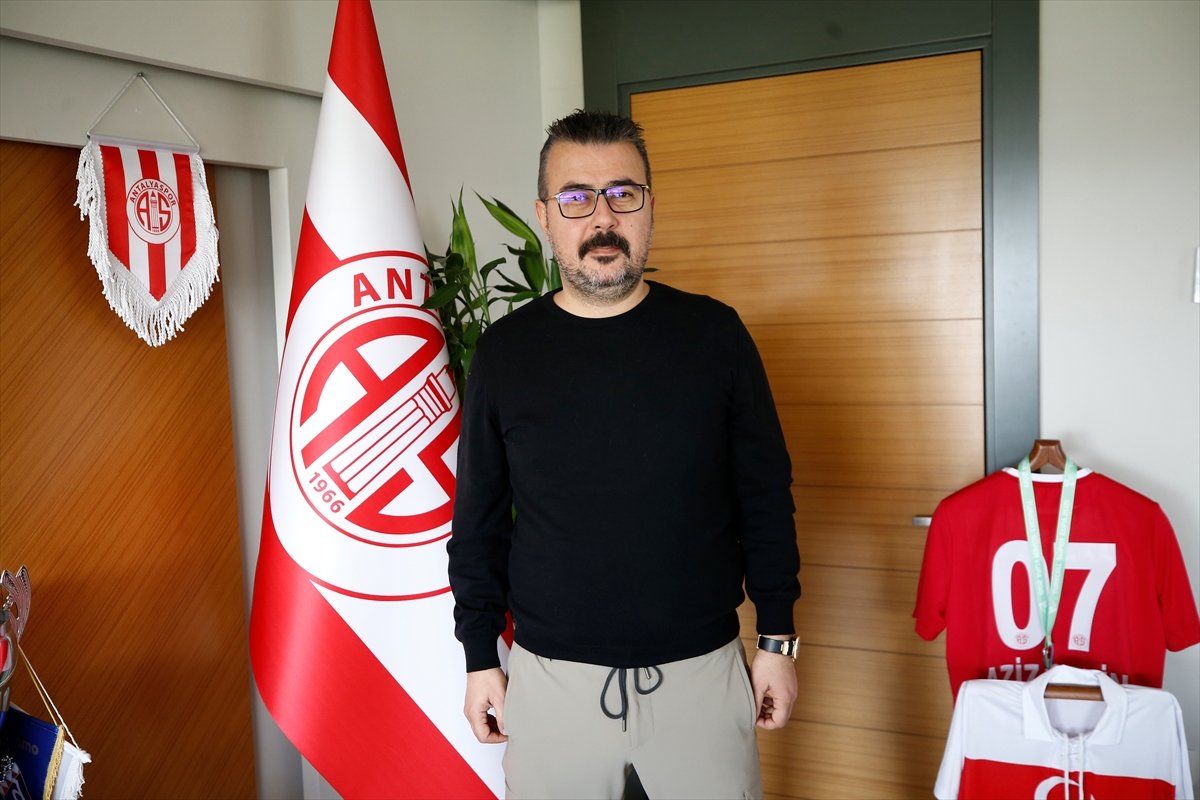 RECEPAKTEPE's tweet photo. #AzizÇetin şer odaklarına hodri meydan dedi. Hadin bakalım bir hafta içinde aday cıkarın. Samimiyseniz

#Antalyaspor
#ADayInRedAndBlue 
#07
#1966 https://t.co/VjbNlN1J9G