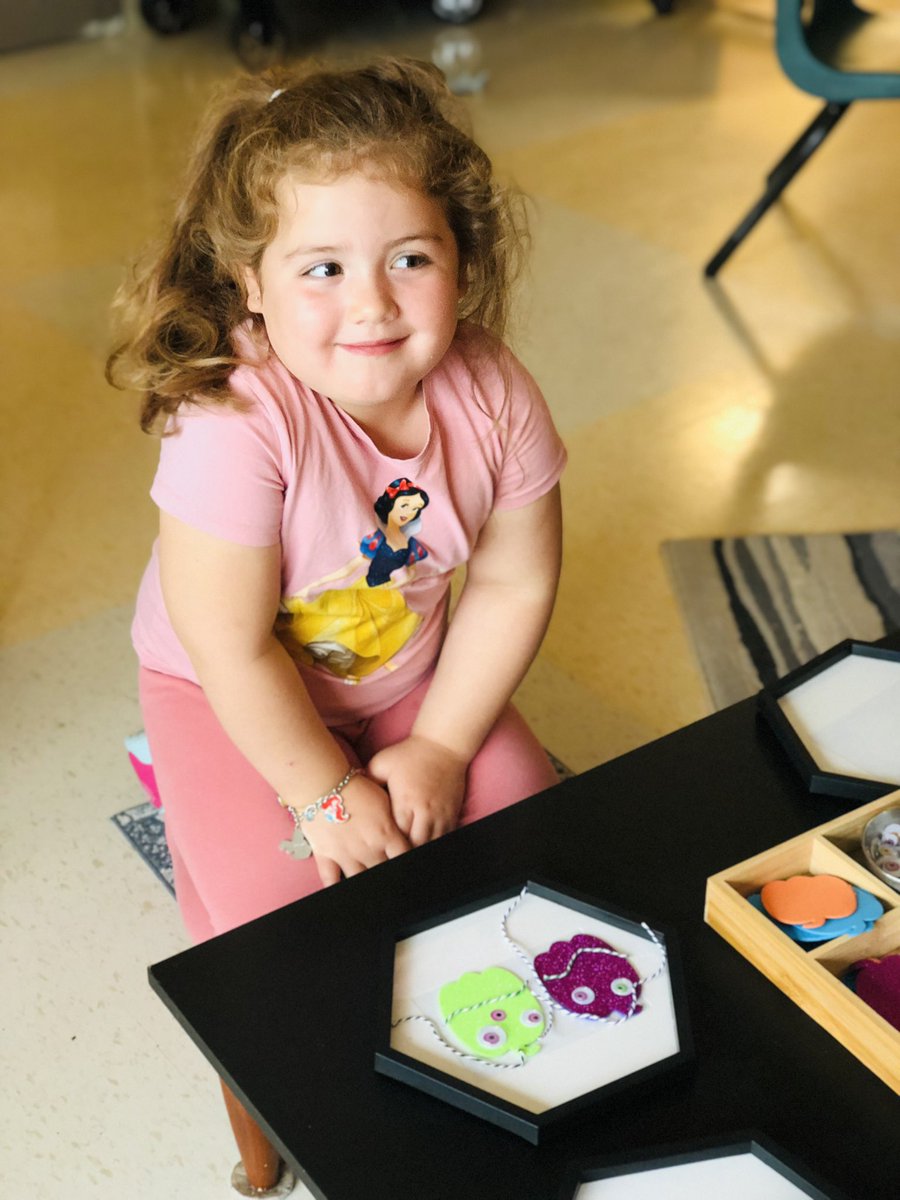 Nasim Askarinasab (@askarinasim) on Twitter photo Have a craft kit but not enough for everyone to make one? Turn it into a creative loos part station! Play invitation: Make a face for pumpkin! 🎃🤩♥️ #ocsbArts #ocsbKindergarten <a href="/StAnneOCSB/">St. Anne School</a> Have a craft kit but not enough for everyone to make one? Turn it into a creative loos part station! Play invitation: Make a face for pumpkin! 🎃🤩♥️ #ocsbArts #ocsbKindergarten <a href="/StAnneOCSB/">St. Anne School</a>
