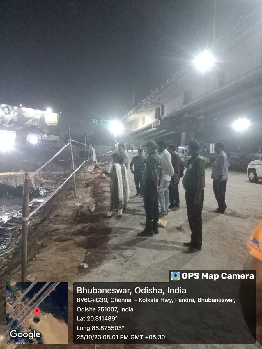 BMC Additional Commissioner-III along with the ZDC, other senior officials of BMC visited to take stock of the idol immersion process at the temporary ponds near the river Kuakhai.

Team BMC is ensuring the smooth immersion of idols.
#Bhasani
#DurgaPuja2023