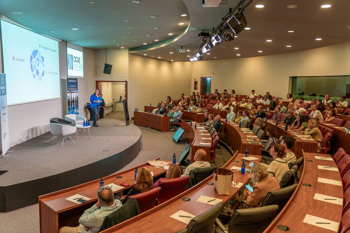 El Innovation Hub de CICAE y el 17º Encuentro de Benchmarking en <a href="/stpetersbcn/">St PETER'S SCHOOL Barcelona</a> destacaron las posibilidades de la tecnología y la #IA en la educación, a través de innovadores proyectos para impulsar la creatividad y el pensamiento crítico del alumno. cicae.com/tecnologia-y-i…